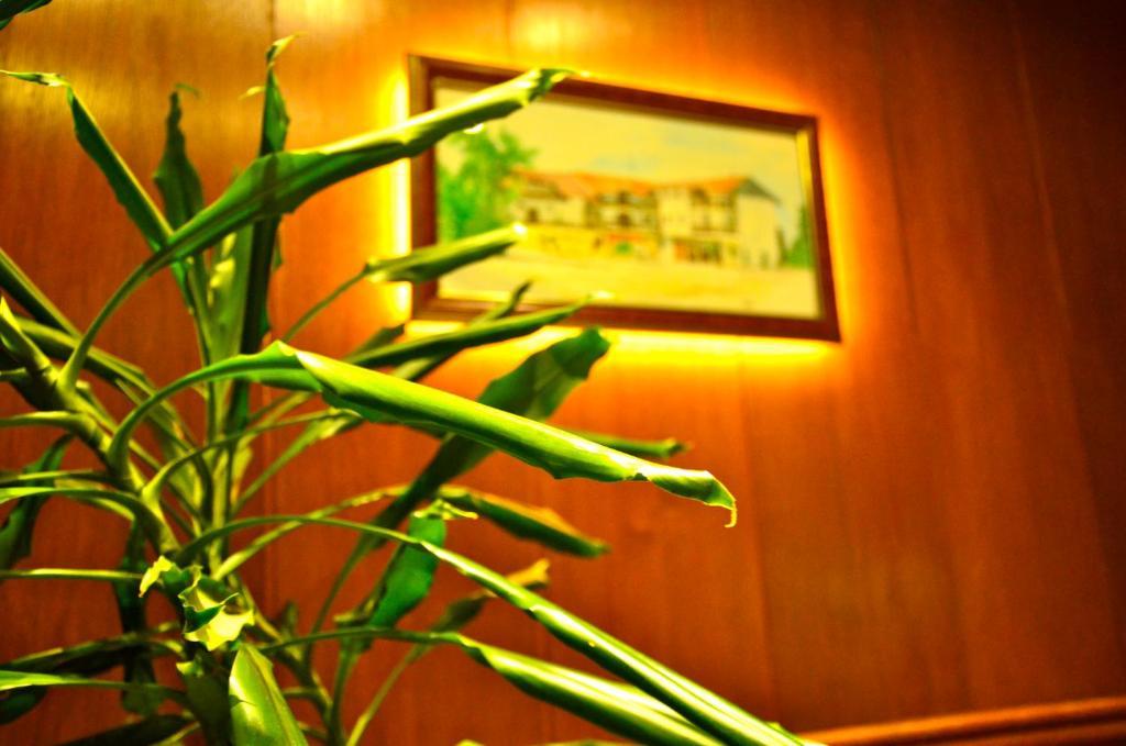 Golden Card Motel Баня-Лука Экстерьер фото